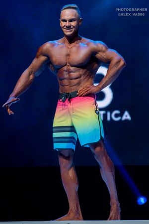 MEN'S PHYSIQUE 174